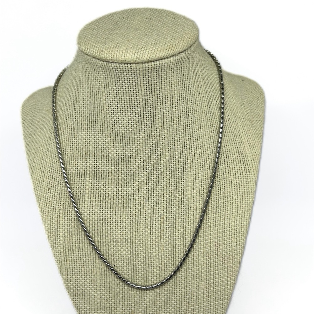 Silvertone Necklace 17.5"‎ Long Herringbone Chain
